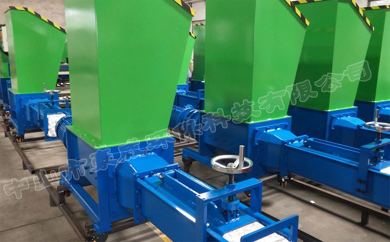 上?？蛻粲嗁?0臺小型EPS泡沫壓實機